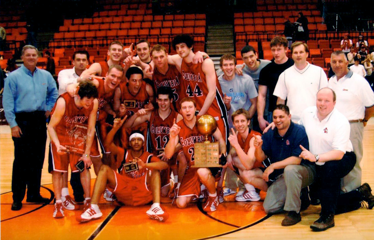 2003-04 Lower Columbia College Men's Basketball team photo